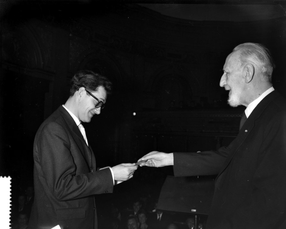 Uitreiking prijzen kunstenaarsverzet in het Concertgebouw te Amsterdam, Bestanddeelnr 912-1114