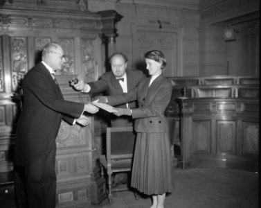 Uitreiking Reina Prinsen Geerligsprijs te Amsterdam door P.J. Prinsen Geerligs a, Bestanddeelnr 908-1610