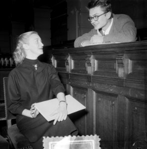 Uitreiking Reina Prinsen Geerligsprijs in de Universiteit van Amsterdam. De beid, Bestanddeelnr 906-1301
