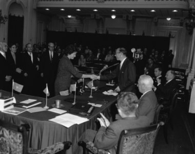 Uitreiking van Atlantische prijzen in het gebouw van de Tweede Kamer, Bestanddeelnr 909-9922