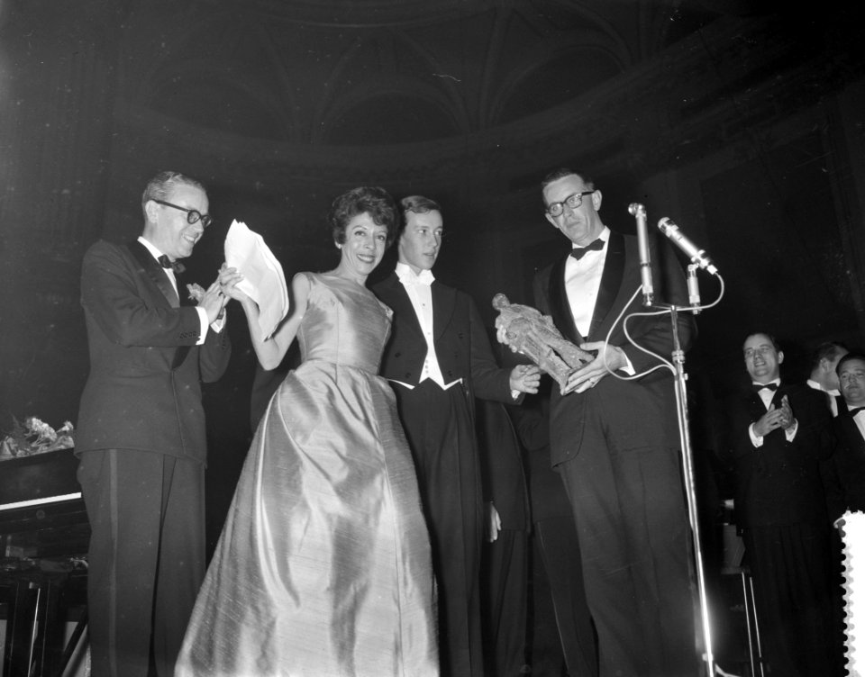 Uitreiking van de Edisonprijzen tijdens de Grand Gala du Disque, Bestanddeelnr 911-6923