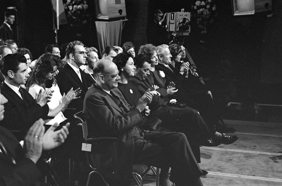Uitreiking TV Prijs 61 aan Carel Enkelaar, Bestanddeelnr 913-0289