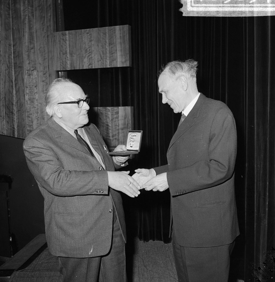Uitreiking Pierre Bayleprijs aan Rein Blijstra te Rotterdam, Bestanddeelnr 918-5834