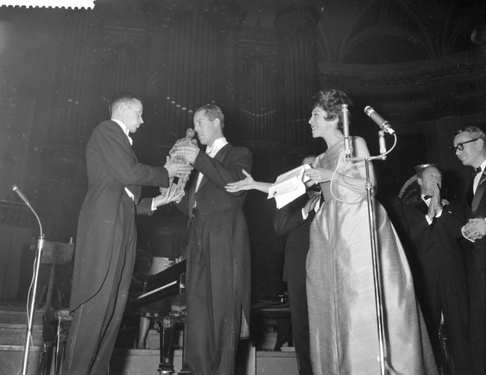 Uitreiking van de Edisonprijzen tijdens de Grand Gala du Disque, Bestanddeelnr 911-6924