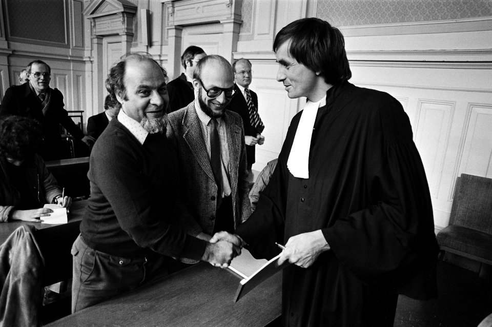 Uitspraak Kortgeding van OR Van Gelder in Velzen tegen directie voor rechtbank Haarlem, advocaat OR Van Gelder mr. Hogerzeil, Bestanddeelnr 931-4518