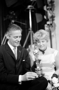 Uitreikingen oscar aan Bert Haanstra, Bestanddeelnr 911-3435