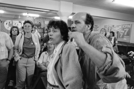 Uitslagen spanning op gezichten van CPN-fractie mevrouw Eshuis , Ina Brouwer ,, Bestanddeelnr 933-6619