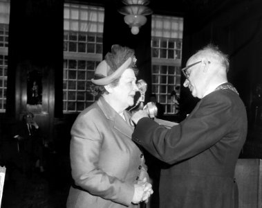 Uitreikingen Koninklijke onderscheidingen, Magda Janssen, Bestanddeelnr 916-3636