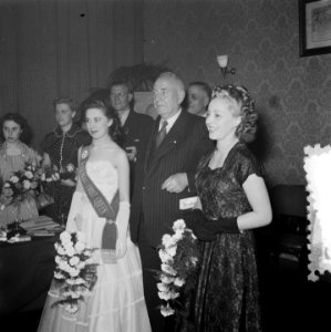 Uitroepen Fruitkoningin met Engelse fruitkoningin, Bestanddeelnr 905-3225