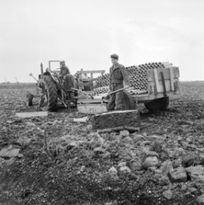 Uitrijden drainbuizen, Bestanddeelnr 250-8204