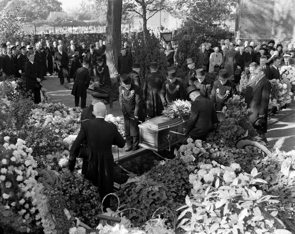 Uitvaart Dr Anton Philips te Eindhoven, Bestanddeelnr 904-8016