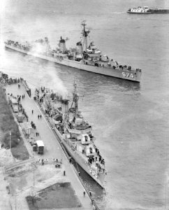USS Miller (DD-535) and USS Hunt (DD-674) at Rotterdam, Netherlands, on 21 December 1961 (913-3343)