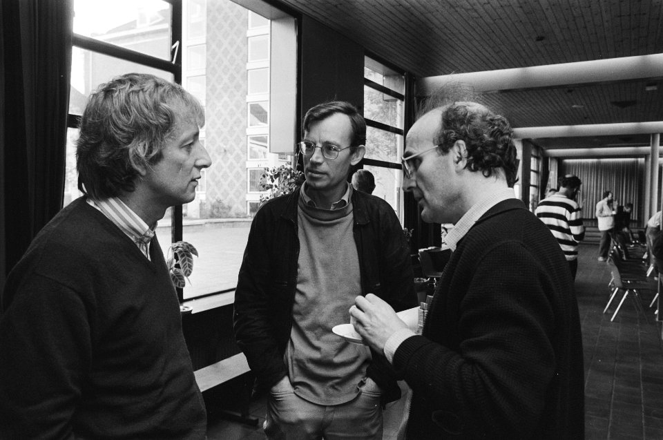 Utrecht, IKV-campagneraad bijeen v.l.n.r. secretaris Mient Jan Faber , Laurens , Bestanddeelnr 933-1290