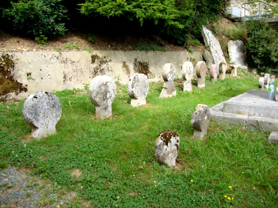 Ustaritz (Pyr-Atl., Fr) old part of cemetery with discoidal steles
