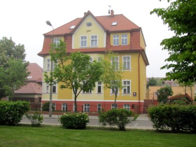Ustka, ul. Piłsudskiego 1, willa Miła (01)