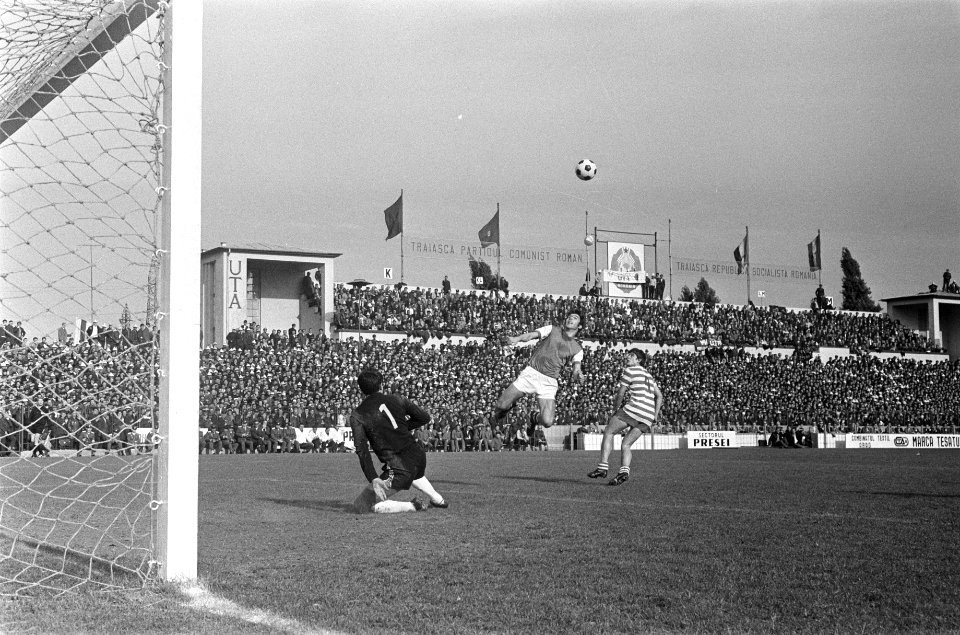 UT Arad tegen Feijenoord 0-0 in Europa Cup in Roemenie, Bestanddeelnr 923-8879