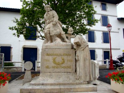 Urrugne (Pyr-Atl., Fr) Monument aux morts