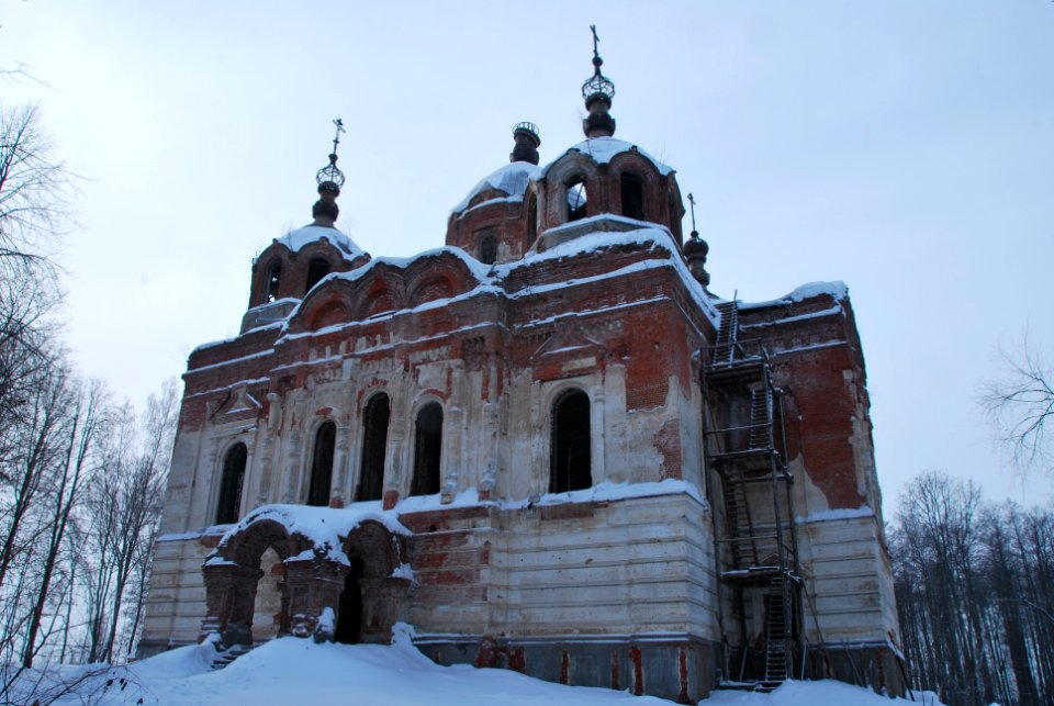 Uspenskiy cathedral in Rdeyskiy monastery west side