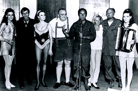 USO Vietnam 1968 Troop - Jennie Frankel, Tony Diamond, Sara Sue, Sig Sakowitz, Joey Bishop, Tippi Hedren, Mel Bishop, Jennie Frankel