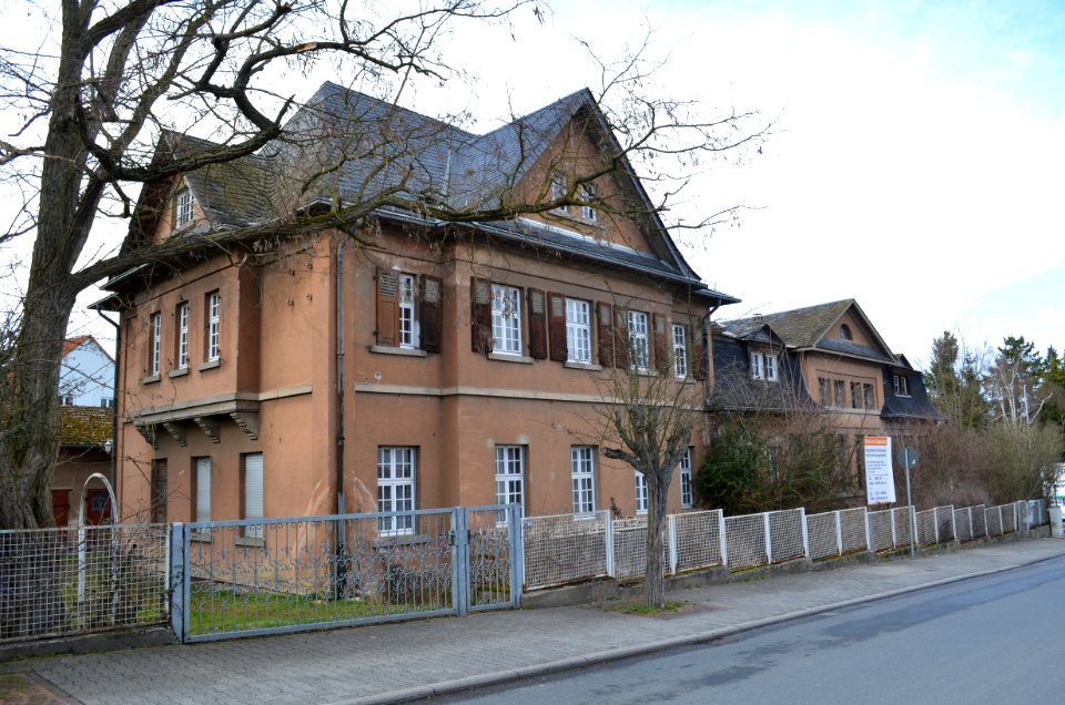 Usingen, Bahnhofstr. 20
