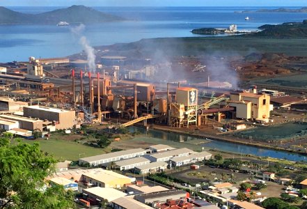 Usine SLN de Doniambo vue depuis la Tour Montravel à Nouméa, Province Sud, Nouvelle-Calédonie