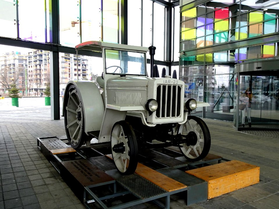 UTB - IAR-22 tractor 1
