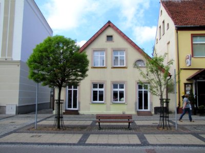 Ustka, ul. Marynarki Polskiej 18