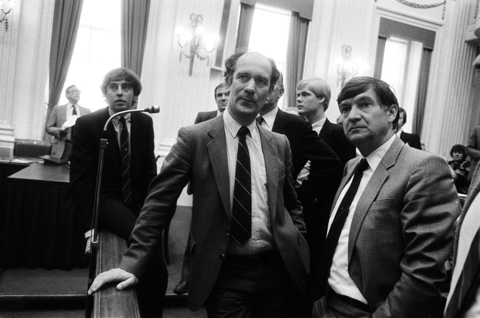 V.l.n.r. Dhr. Nijpels (VVD), dhr. De Vries (CDA) en Joep de Boer (CDA), Bestanddeelnr 932-6350