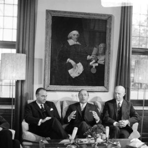 V.l.n.r. de Belgisch politicus en premier Paul Vanden Boeynants, de Nederlandse , Bestanddeelnr 919-6021