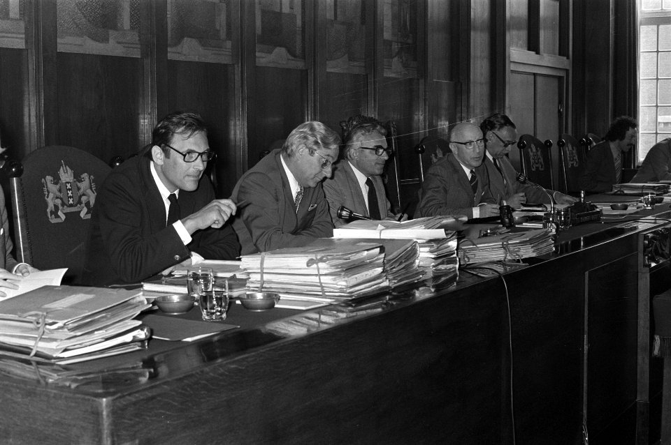 V.l.n.r. de Amsterdamse wethouders Han Lammers, mr. J. Bootsma, Wim Polak, burge, Bestanddeelnr 925-6830