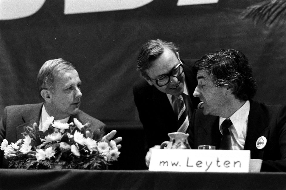 V.l.n.r. CDA voorzitter Steenkamp, KVP Voorzitter Van Zeil en CDA fractievoorzit, Bestanddeelnr 930-5877