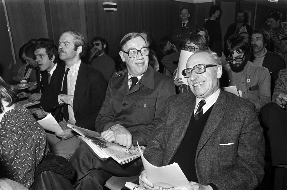 V.l.n.r. De Gaay Fortman, minister Trip (Wetenschapsbeleid) en minister Van Doo, Bestanddeelnr 929-0928