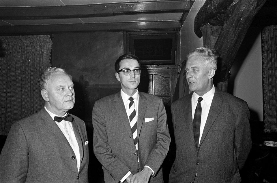 V.l.n.r. de heren Fred Schregardus, Jan Looman en Dhr. Daudey, Bestanddeelnr 919-6041