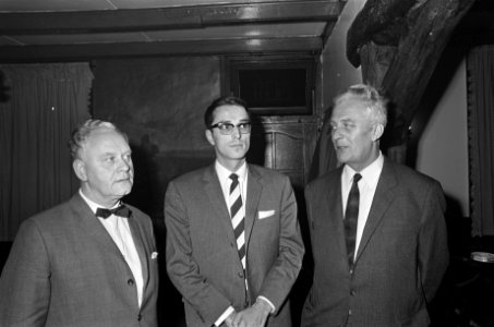 V.l.n.r. de heren Fred Schregardus, Jan Looman en Dhr. Daudey, Bestanddeelnr 919-6041