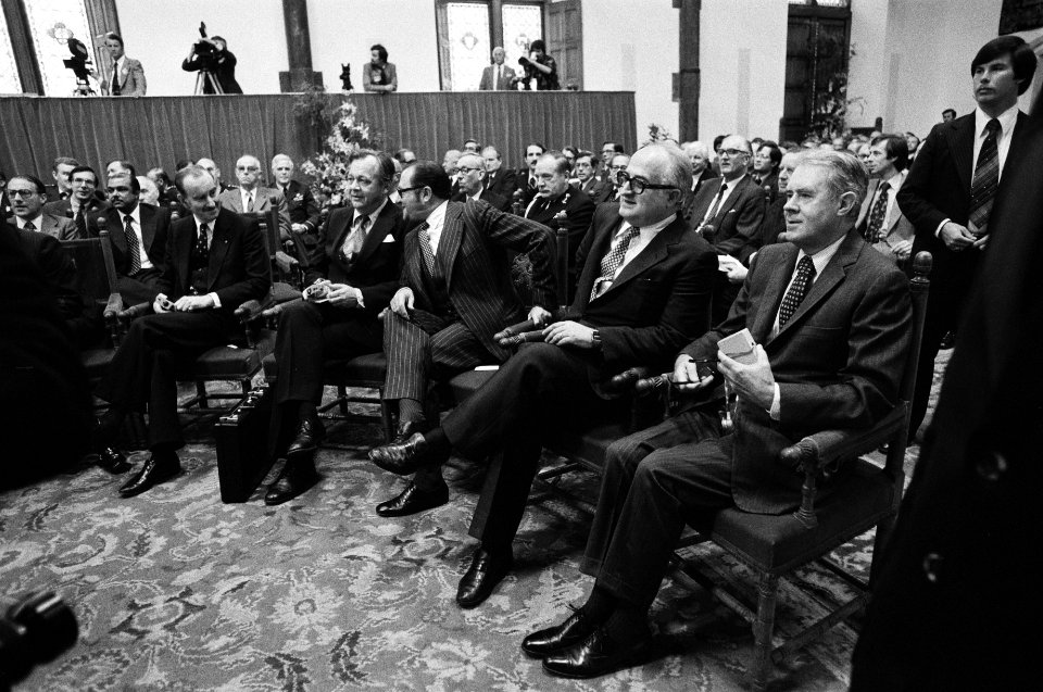V.l.n.r. de ministers van Buitenlandse Zaken van der Klaauw (NL), Frydenlund (N), Bestanddeelnr 930-2906