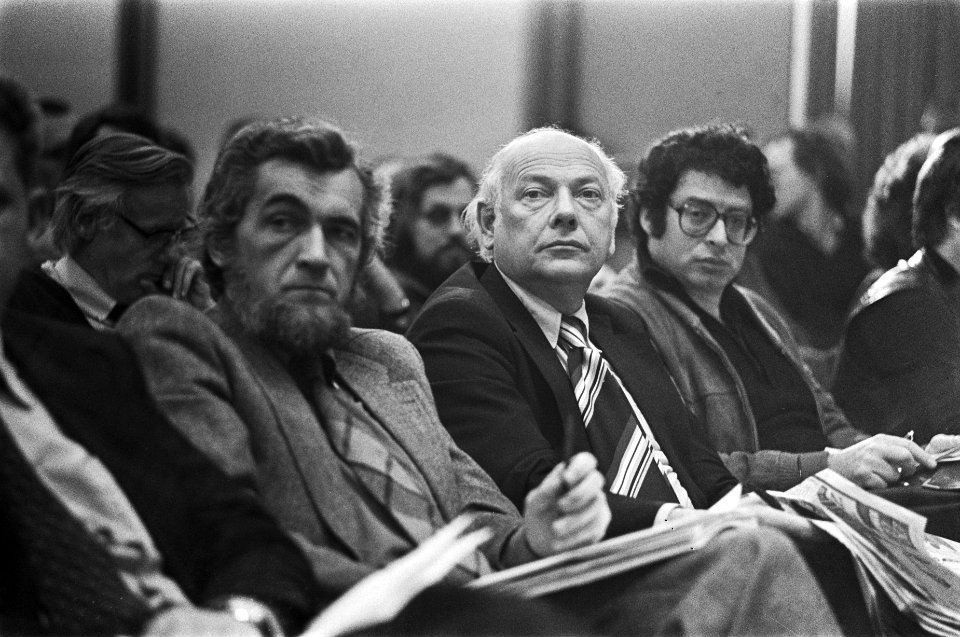 V.l.n.r. Van der Doef, Den Uyl en Van Thijn, Bestanddeelnr 929-0581