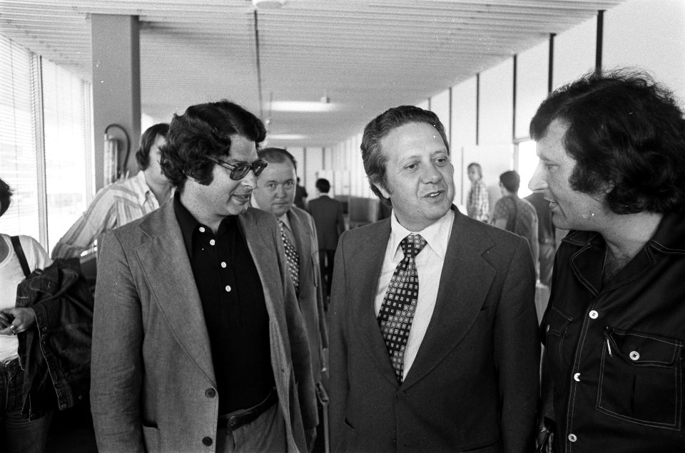 V.l.n.r. van Thijn, Soares en van den Bergh, Bestanddeelnr 928-0758