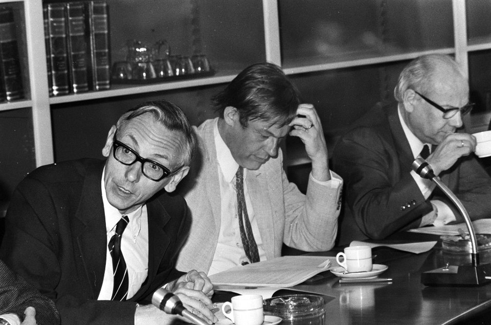 V.l.n.r. Van der Stoel (PvdA), Van Mierlo (D66), Den Uyl (PvdA), Bestanddeelnr 924-4928