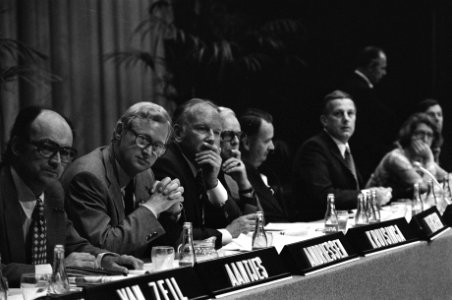 V.l.n.r. Andriessen, Kruisinga, n.b., Verschuer, Steenkamp, Bestanddeelnr 928-1176