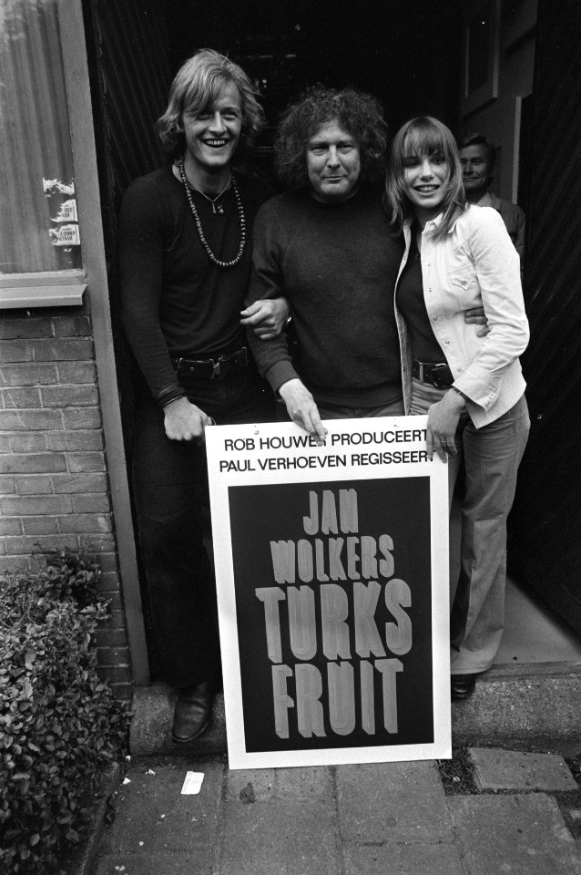 V.l.n.r. acteur Rutger Hauer, schrijver Jan Wolkers en actrice Monique van de Ven, Bestanddeelnr 925-6526