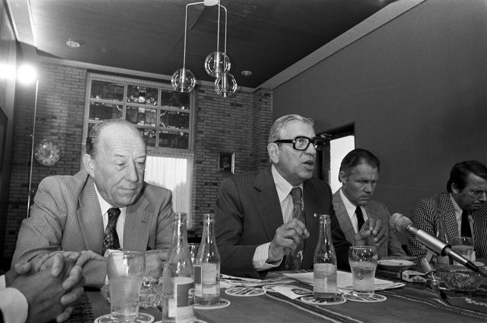 V.l.n.r. Timman, Van Praag en Michels, Bestanddeelnr 928-1313