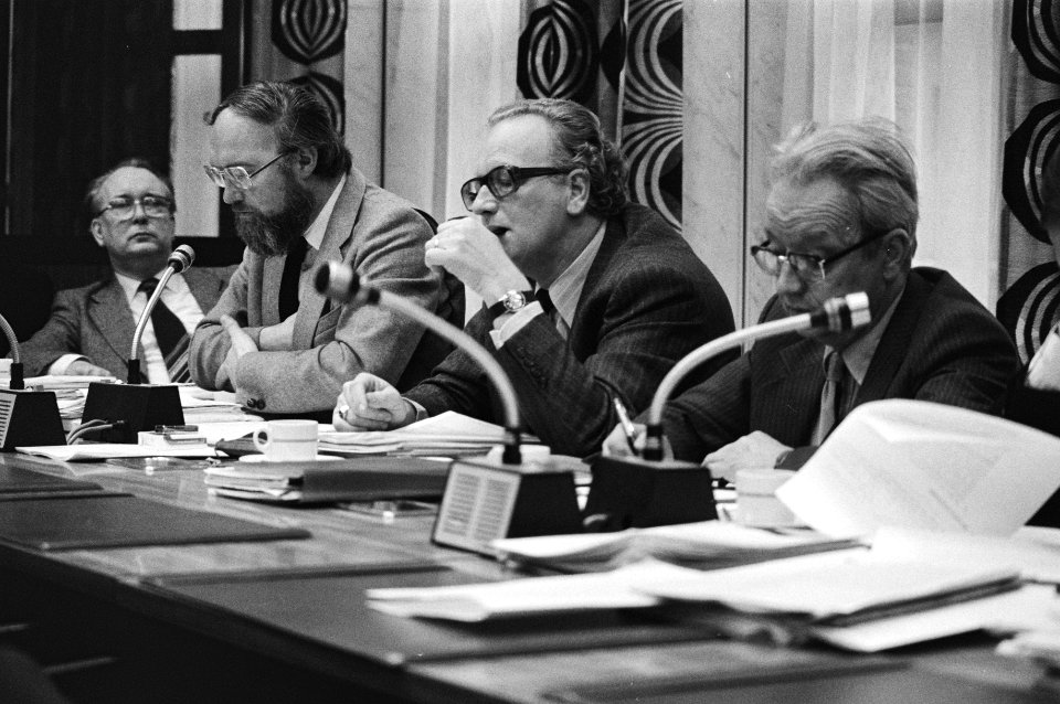 V.l.n.r. Kees van den Anker, David van Ooijen en Jos van Kemenade tijdens een ve, Bestanddeelnr 931-2718