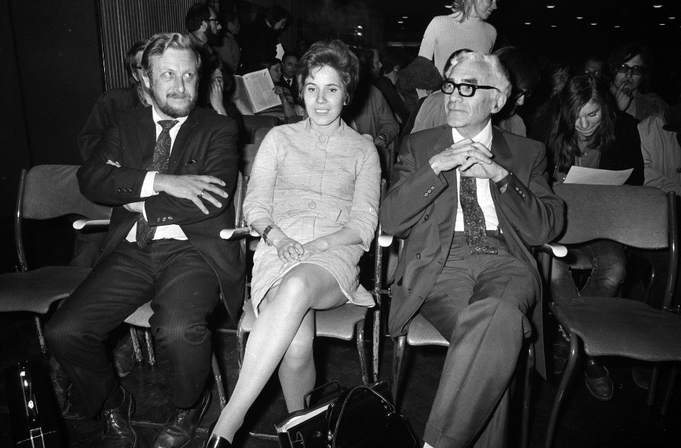 V.l.n.r. Karel Roskam, Beate Klarsfeld en Han Wielek, Bestanddeelnr 924-5165