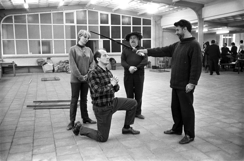 V.l.n.r. Carry Tefsen, Guus Hermus, Lex Goudsmit en Tabe Bas, Bestanddeelnr 921-9169