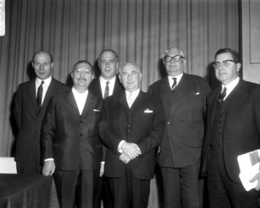 V.l.n.r. Bogaer, Collin, Schauenburg, Bouker, Koch en Parucci, Bestanddeelnr 919-8016