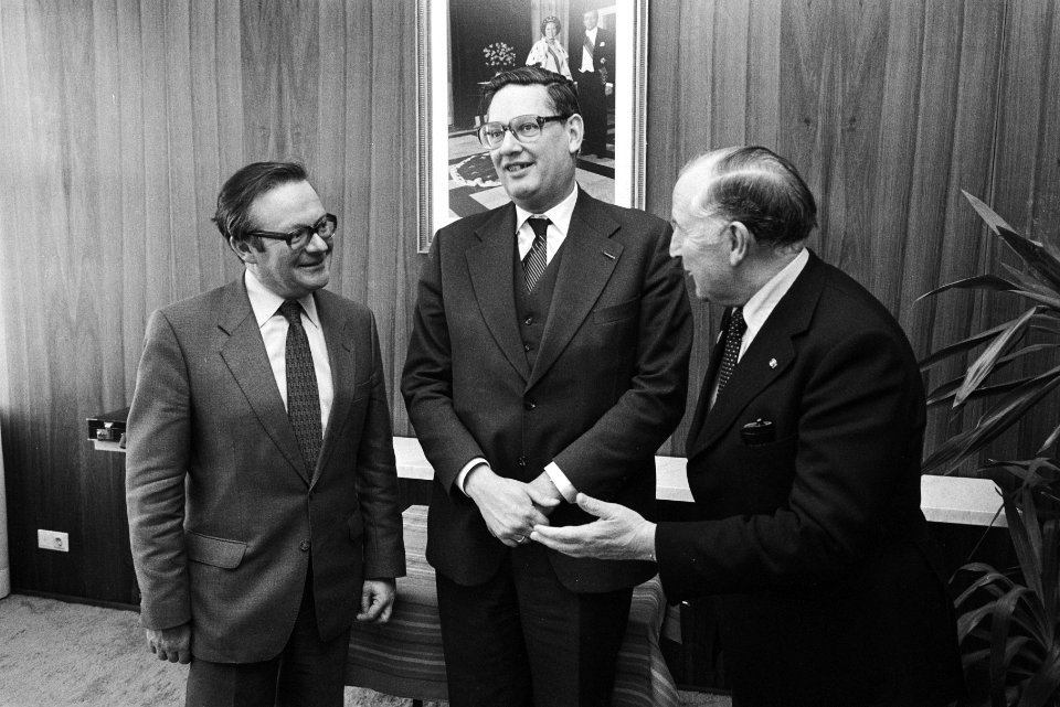 V.l.n.r. Britse onderminister van industrie John MacGregor minister Van Aardenne, Bestanddeelnr 932-5091