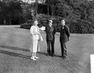 V.l.n.r. koningin Juliana, koning Boudewijn en prins Bernhard, Bestanddeelnr 909-5913