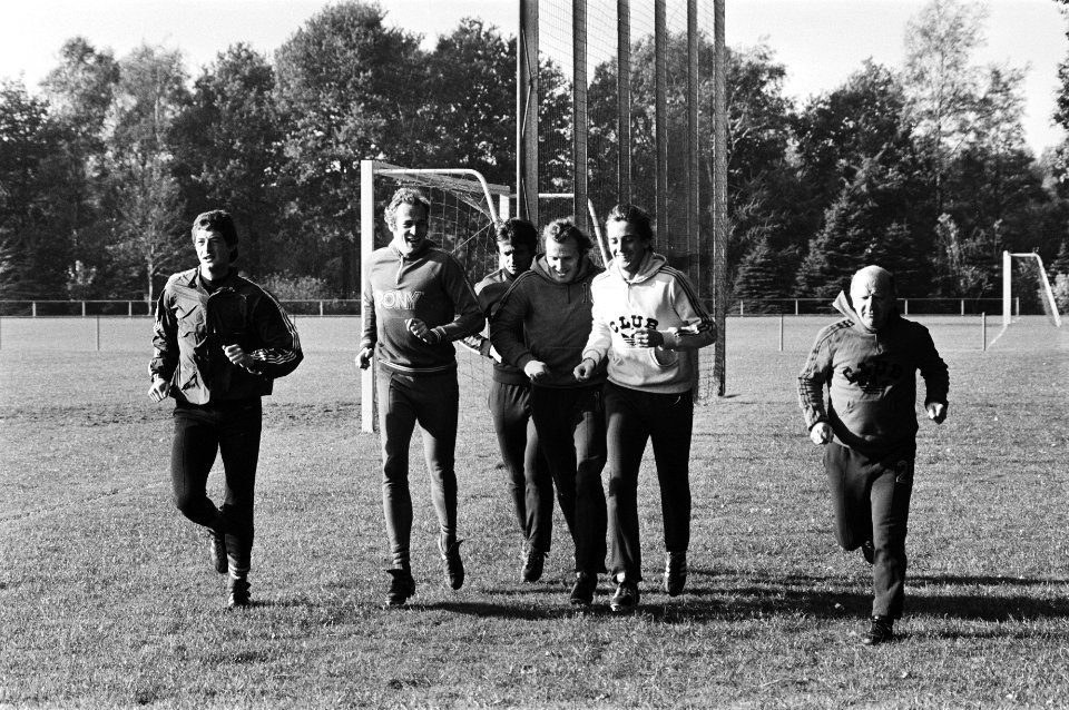 V.l.n.r. Brandts, Van Beveren , Van der Kuylen , Van de Kerkhof , Van Kraaij en , Bestanddeelnr 930-5020