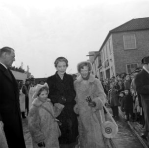 V.l.n.r. Koning Frederik IX, prinses Anne Marie, koningin Ingrid en prinses Marg, Bestanddeelnr 252-8661