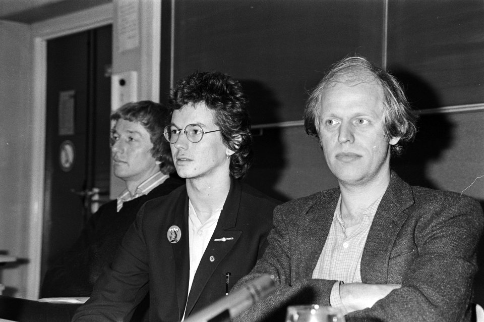 V.l.n.r. Mient Jan Faber (secretaris Interkerkelijk Vredesberaad), Hans van Heun, Bestanddeelnr 931-2657